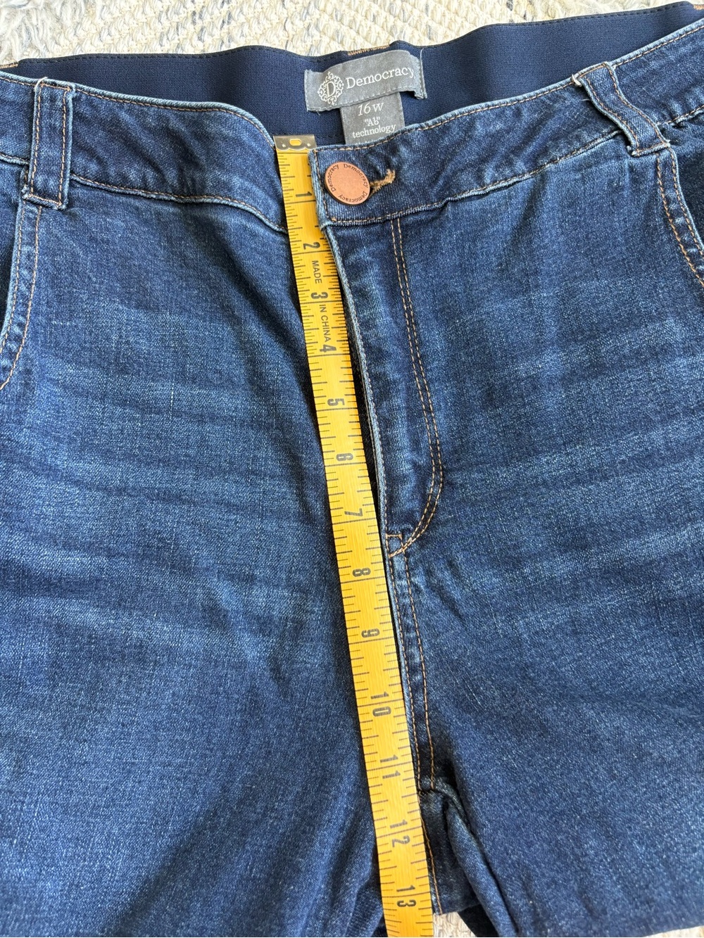 Democracy Jeans - Picture 9 of 10